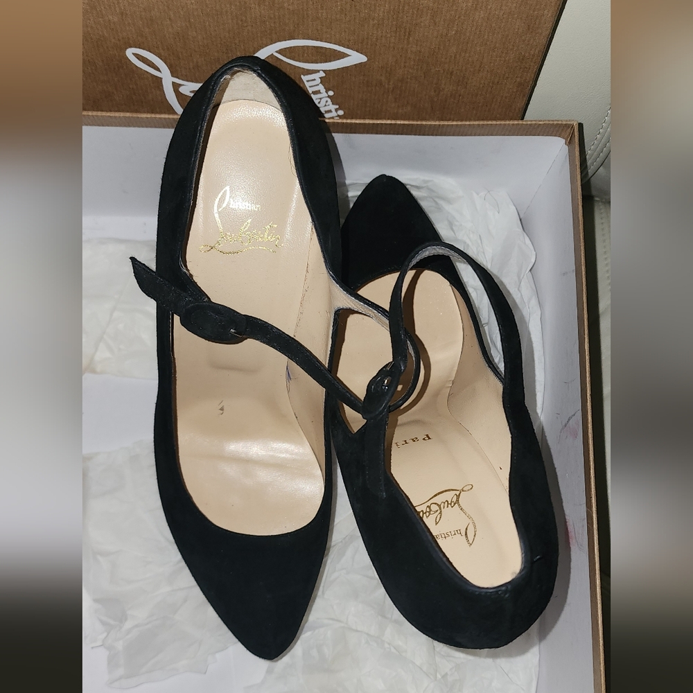 Heels - Picture 3 of 5